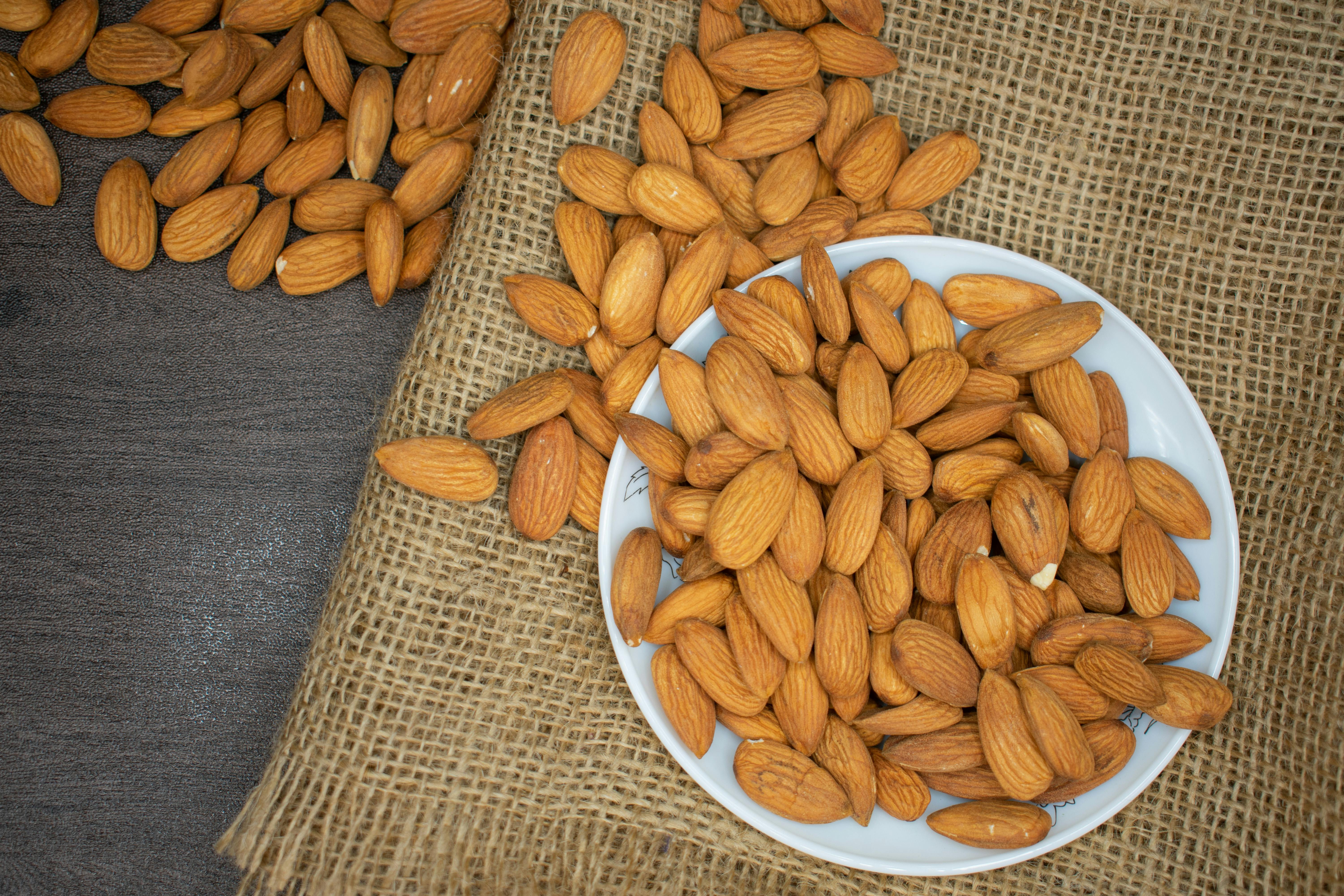 raw almonds